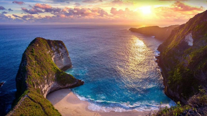 Perbedaan Pantai dan Pesisir